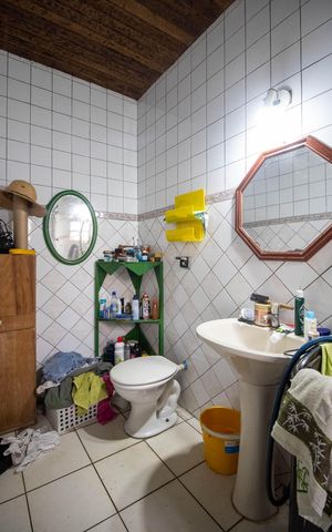 Casa à venda com 450m², 3 quartos e 5 vagas Casa à venda com 450m², 3 quartos e 5 vagasBanheiro Casa 2