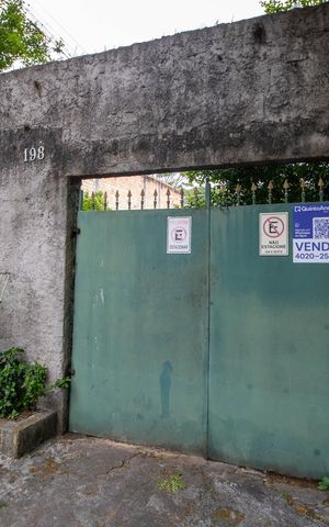 Casa à venda com 450m², 3 quartos e 5 vagas Casa à venda com 450m², 3 quartos e 5 vagasPlaca