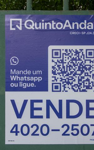 Casa à venda com 450m², 3 quartos e 5 vagas Casa à venda com 450m², 3 quartos e 5 vagasPlaca