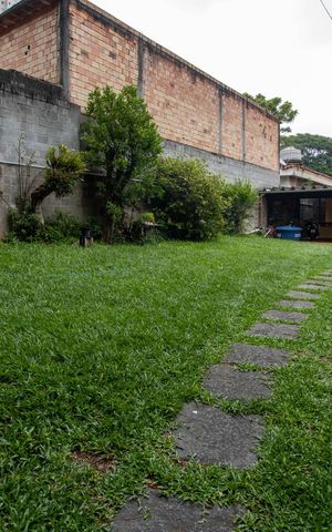 Casa à venda com 450m², 3 quartos e 5 vagas Casa à venda com 450m², 3 quartos e 5 vagasGaragem