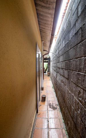 Casa à venda com 450m², 3 quartos e 5 vagas Casa à venda com 450m², 3 quartos e 5 vagasCorredor