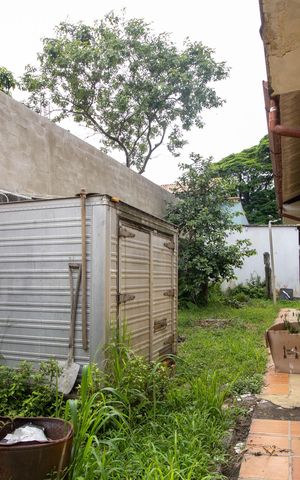 Casa à venda com 450m², 3 quartos e 5 vagas Casa à venda com 450m², 3 quartos e 5 vagasQuintal