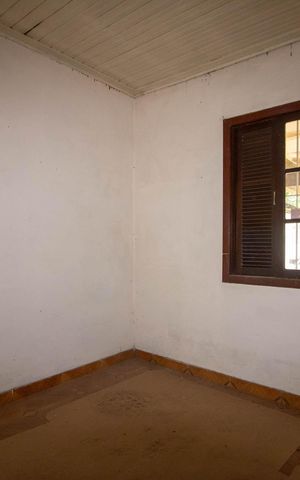 Casa à venda com 450m², 3 quartos e 5 vagas Casa à venda com 450m², 3 quartos e 5 vagasQuarto 1