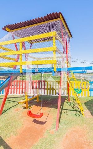 Apartamento à venda com 42m², 2 quartos e 1 vaga Apartamento à venda com 42m², 2 quartos e 1 vagaÁrea comum - Playground