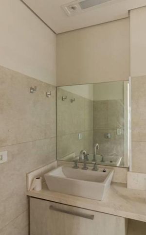 Apartamento à venda com 133m², 2 quartos e 1 vaga Apartamento à venda com 133m², 2 quartos e 1 vagaBanheiro