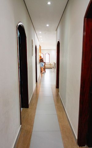 Casa para alugar com 275m², 4 quartos e 3 vagas Casa para alugar com 275m², 4 quartos e 3 vagasCorredor