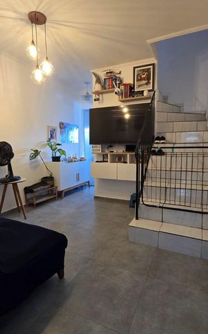 Casa à venda com 91m², 2 quartos e 1 vaga Casa à venda com 91m², 2 quartos e 1 vagaSala
