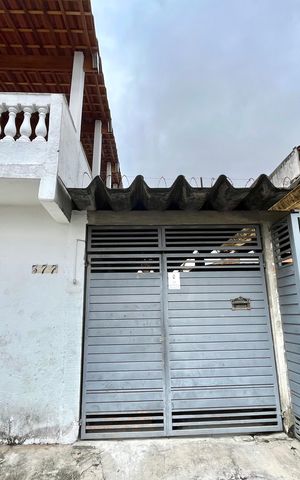 Casa para alugar com 60m², 2 quartos e sem vaga Casa para alugar com 60m², 2 quartos e sem vagaFachada