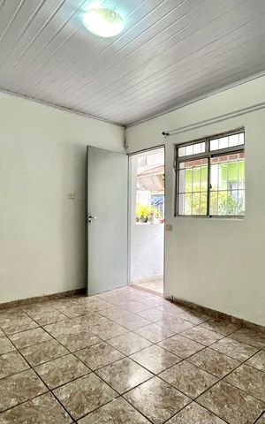 Casa para alugar com 60m², 2 quartos e sem vaga Casa para alugar com 60m², 2 quartos e sem vagaSala