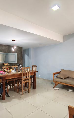 Casa de condomínio à venda com 200m², 4 quartos e 1 vaga