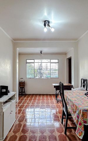 Casa à venda com 400m², 4 quartos e 3 vagas Casa à venda com 400m², 4 quartos e 3 vagasSala