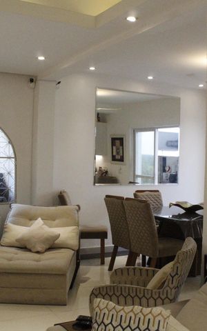 Casa à venda com 450m², 5 quartos e 4 vagasSala