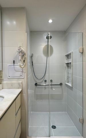Studio para alugar com 26m², 0 quarto e sem vaga Studio para alugar com 26m², 0 quarto e sem vagaBanheiro