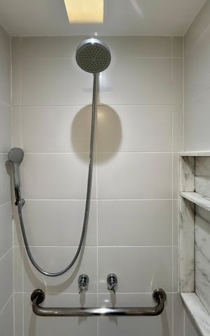 Studio para alugar com 26m², 0 quarto e sem vaga Studio para alugar com 26m², 0 quarto e sem vagaBanheiro