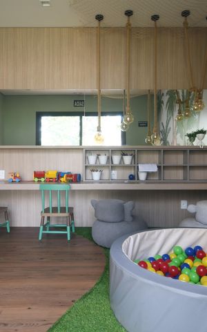 Casa de condomínio à venda com 138m², 3 quartos e 2 vagasBrinquedoteca
