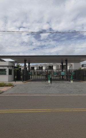 Casa de condomínio à venda com 138m², 3 quartos e 2 vagasFachado do condomínio
