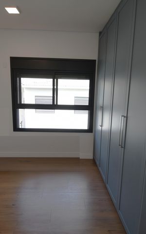 Casa de condomínio à venda com 138m², 3 quartos e 2 vagasSuíte 3