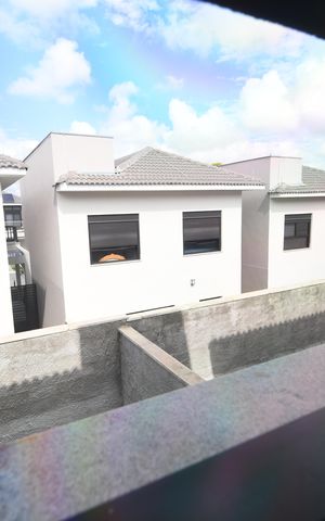 Casa de condomínio à venda com 138m², 3 quartos e 2 vagasVista Suíte 2