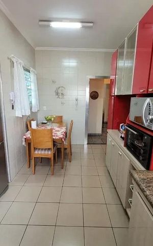 Casa à venda com 130m², 3 quartos e 1 vaga