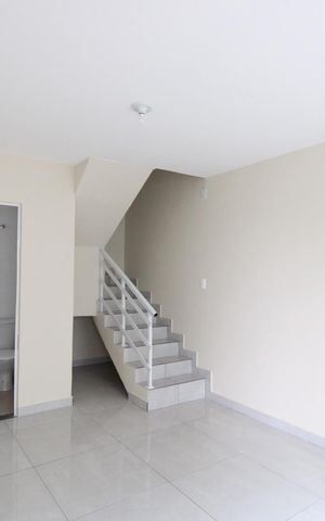 Casa de condomínio à venda com 70m², 2 quartos e 1 vaga Casa de condomínio à venda com 70m², 2 quartos e 1 vagaSala