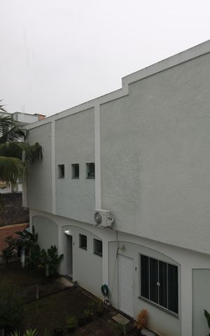 Casa de condomínio à venda com 70m², 2 quartos e 1 vagaSuíte - Varanda
