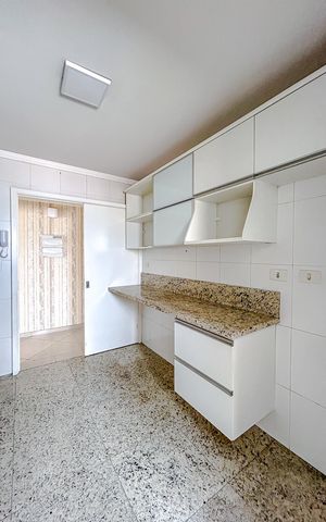 Apartamento à venda com 84m², 3 quartos e 2 vagasCozinha