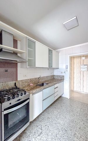 Apartamento à venda com 84m², 3 quartos e 2 vagasCozinha