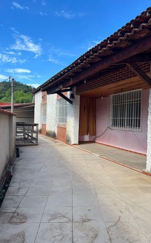 Casa à venda com 300m², 3 quartos e 4 vagasÁrea externa