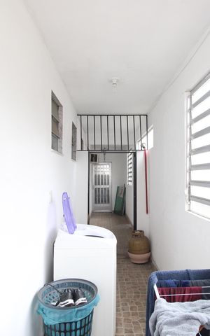 Casa à venda com 1400m², 5 quartos e sem vagaÁrea de serviço 2