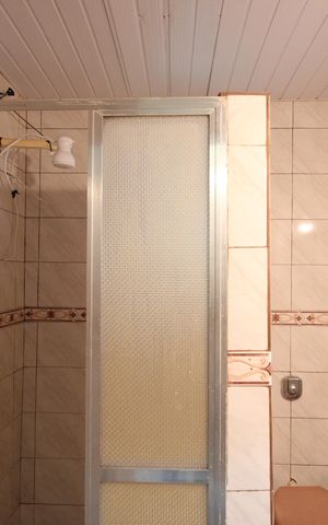 Casa à venda com 1400m², 5 quartos e sem vagaBanheiro 2