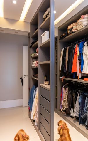 Apartamento à venda com 306m², 4 quartos e 5 vagas Apartamento à venda com 306m², 4 quartos e 5 vagasCloset da Suíte Principal