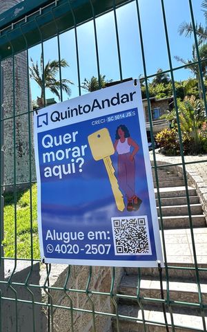 Casa para alugar com 145m², 3 quartos e 2 vagas Casa para alugar com 145m², 3 quartos e 2 vagasFachada