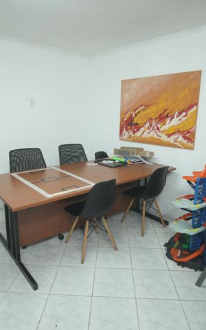 Casa à venda com 127m², 3 quartos e 2 vagasEscritório