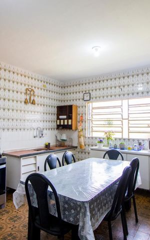 Casa à venda com 279m², 2 quartos e 2 vagas Casa à venda com 279m², 2 quartos e 2 vagasCozinha