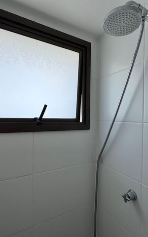 Apartamento à venda com 144m², 3 quartos e 2 vagas Apartamento à venda com 144m², 3 quartos e 2 vagasSuíte 1 - Banheiro