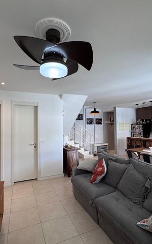 Apartamento à venda com 144m², 3 quartos e 2 vagas Apartamento à venda com 144m², 3 quartos e 2 vagasSala