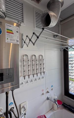 Apartamento à venda com 144m², 3 quartos e 2 vagas Apartamento à venda com 144m², 3 quartos e 2 vagasCozinha e Área de Serviço