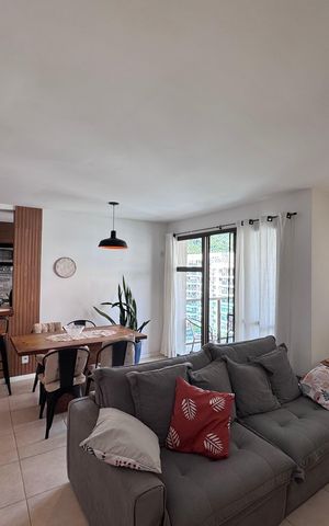 Apartamento à venda com 144m², 3 quartos e 2 vagas Apartamento à venda com 144m², 3 quartos e 2 vagasSala