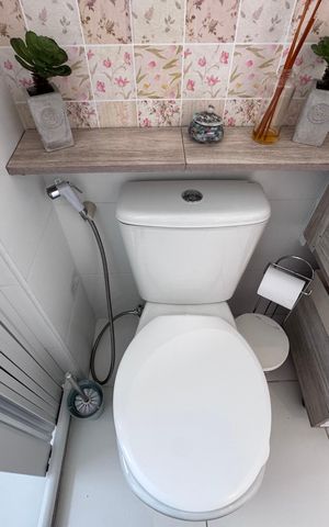 Apartamento à venda com 144m², 3 quartos e 2 vagas Apartamento à venda com 144m², 3 quartos e 2 vagasSuíte 1 - Banheiro