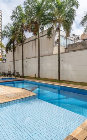 Apartamento à venda com 128m², 3 quartos e 2 vagas Apartamento à venda com 128m², 3 quartos e 2 vagasÁrea comum - Piscina
