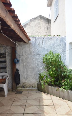 Casa à venda com 105m², 2 quartos e 2 vagasQuintal