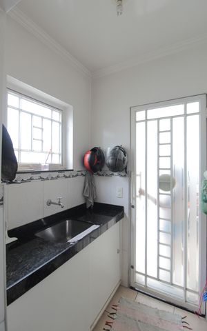 Casa à venda com 525m², 6 quartos e 5 vagasCasa 2 | Área de Serviço