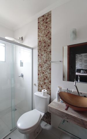 Casa à venda com 525m², 6 quartos e 5 vagasCasa 1 | Banheiro da Suite 2