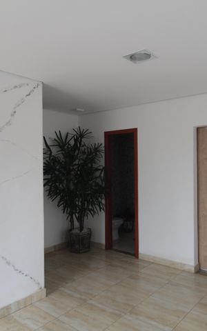 Casa à venda com 525m², 6 quartos e 5 vagasCasa 1 | Sala