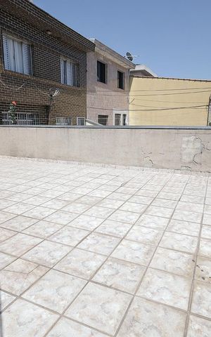 Casa à venda com 172m², 3 quartos e 4 vagas Casa à venda com 172m², 3 quartos e 4 vagasVaranda