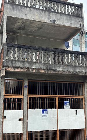 Casa à venda com 180m², 4 quartos e 2 vagasFachada 