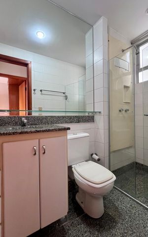 Apartamento à venda com 64m², 2 quartos e 2 vagasbanho