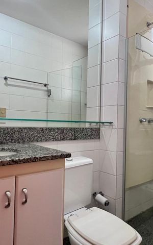 Apartamento à venda com 64m², 2 quartos e 2 vagasbanho