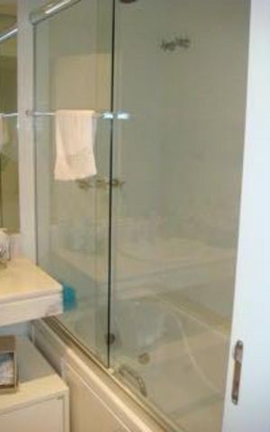 Apartamento à venda com 97m², 2 quartos e 2 vagas Apartamento à venda com 97m², 2 quartos e 2 vagasBanheiro