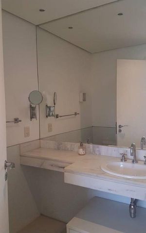 Apartamento à venda com 97m², 2 quartos e 2 vagas Apartamento à venda com 97m², 2 quartos e 2 vagasBanheiro